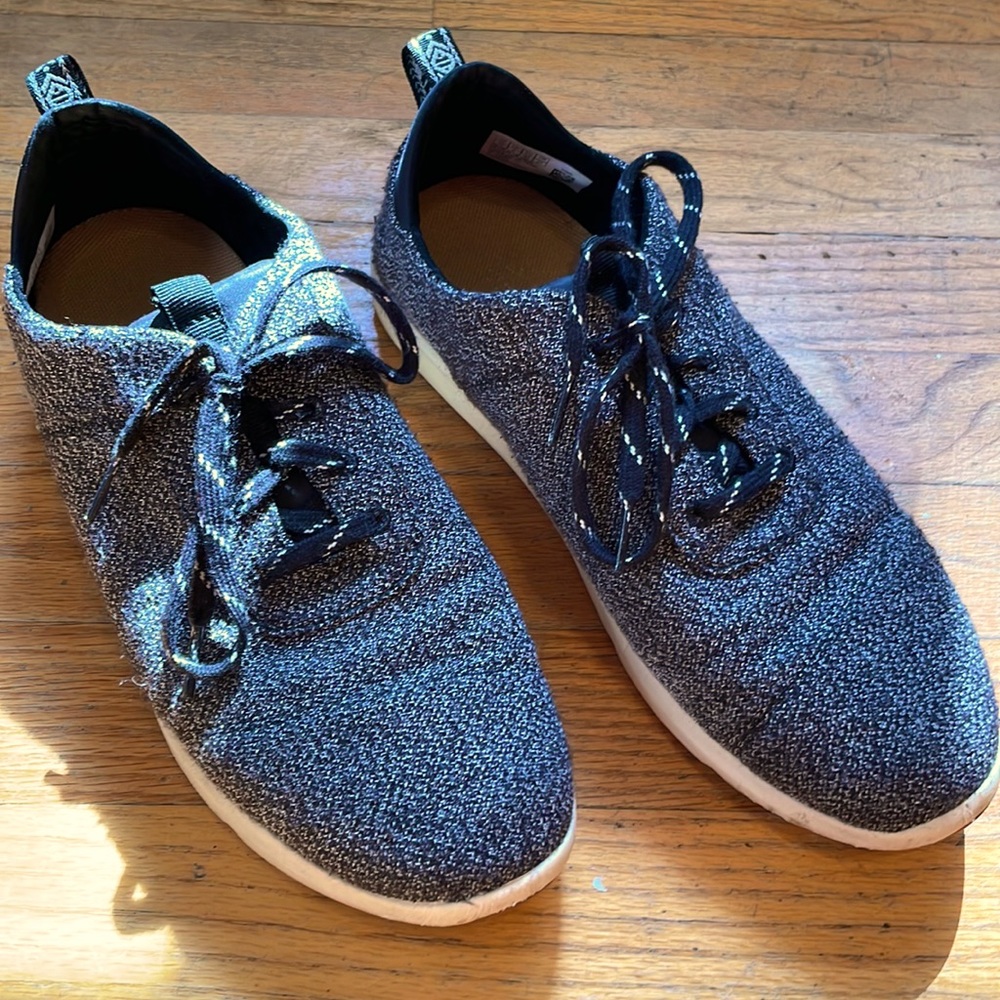 Toms Sneakers